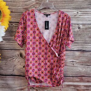 "INC" Woman's deep V-neck shirt Size: 1X short Sleeve Multicolored floral NWT